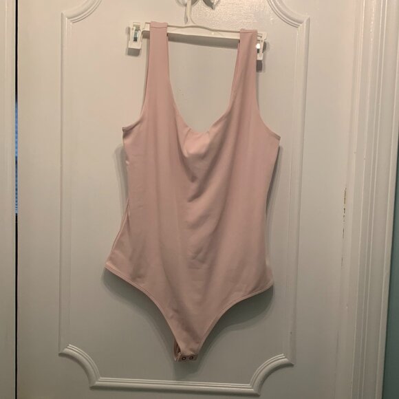 Express Tops - Express Body Contour Bodysuit Size L - Pale Pink